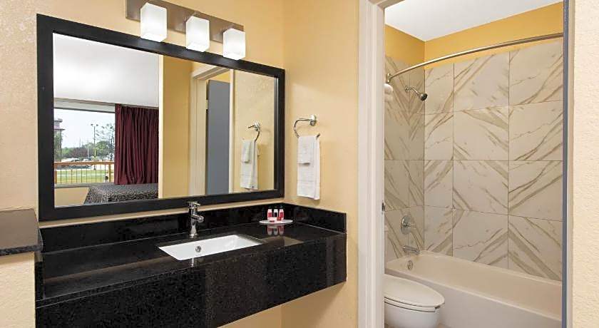 Days Inn by Wyndham Salem, Illinois