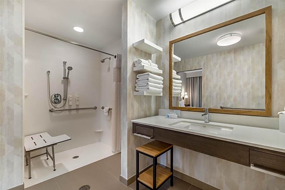 Hampton Inn & Suites Dallas/Plano-East