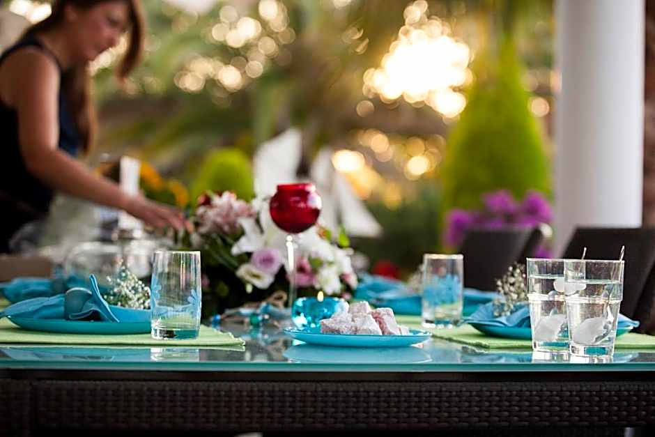 SUN RESIDENCE Exclusive Seaside Suites