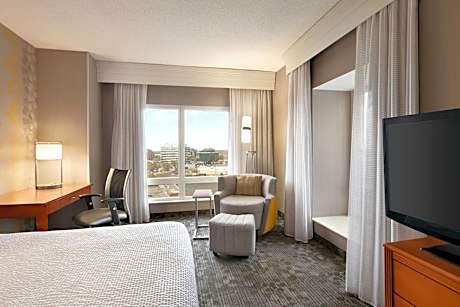 Room, 2 Double Beds, Balcony, City View (Balcony) (2 Double Beds)