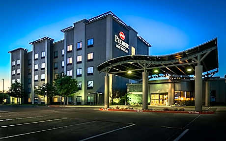 King Suite - Disability Access/Non-Smoking