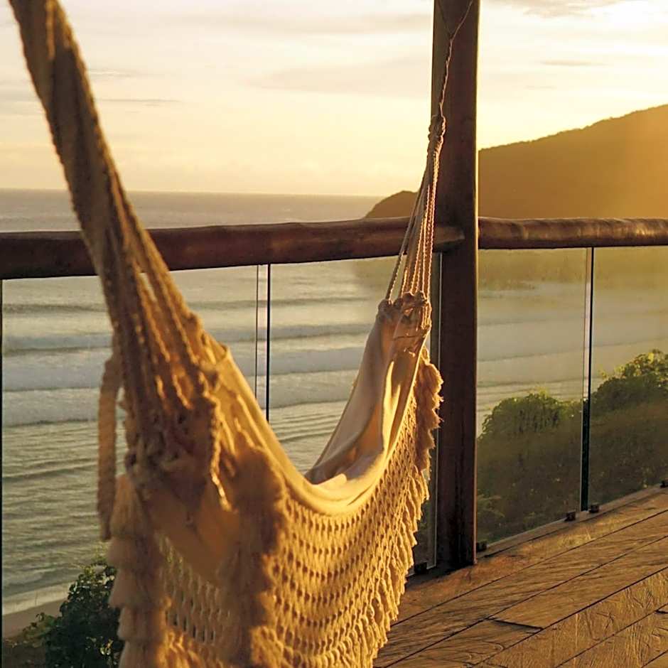 Kini Resort - Oceanfront Bamboo Eco Lodges