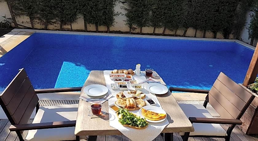 Rebetiko Hotel                                                             
