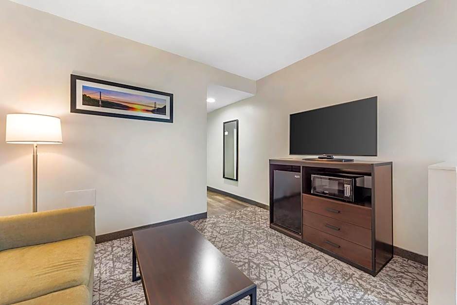 Quality Inn & Suites NJ State Capital Area