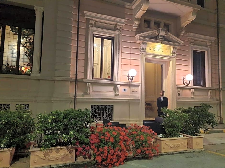 Villa Tina Hotel