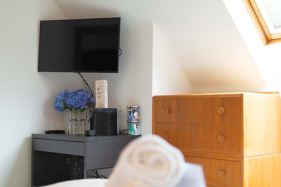 Woodlands House with Hot Tub