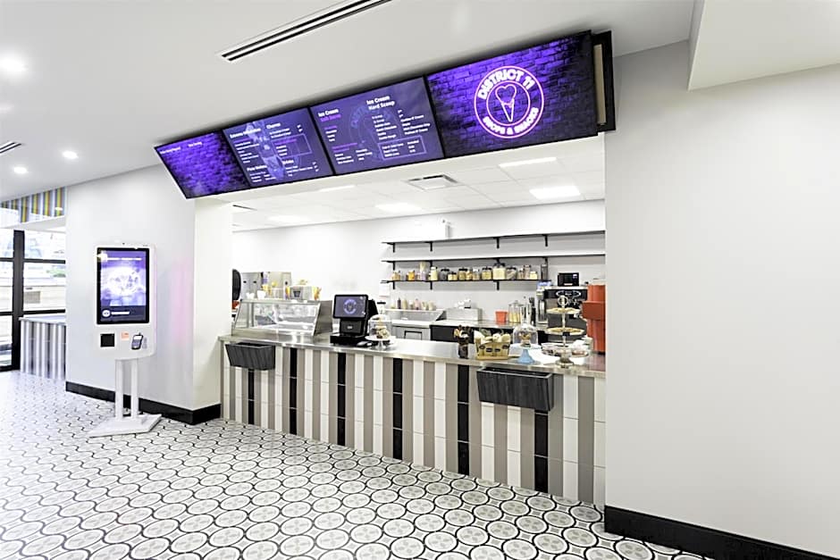 Hilton Niagara Falls-Fallsview Hotel - Suites