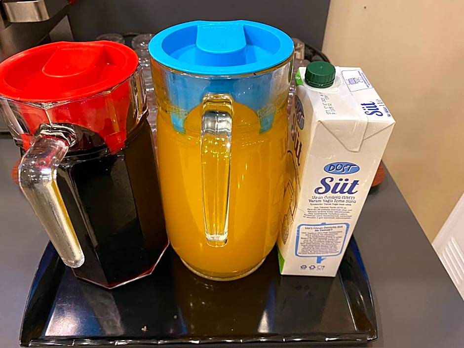 Magnaura House Hotel