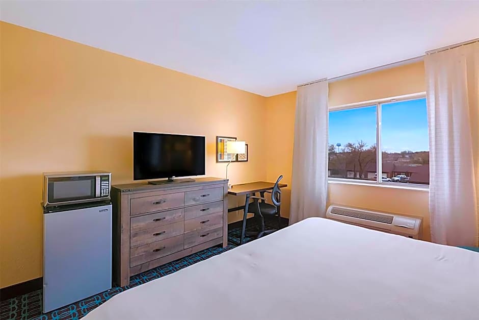 AmericInn by Wyndham Minot