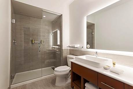 Studio Commons, 4 Bedroom Suite