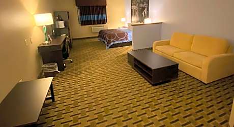 Deluxe King Room - Non-Smoking