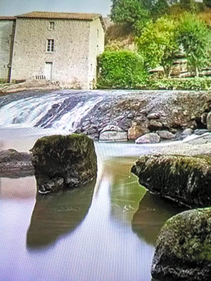 L' Esterlanges SUITE FAMILLE 2 chambres 4 personnes PROCHE PUYduFOU