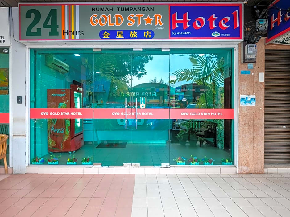 OYO 850 Gold Star Hotel