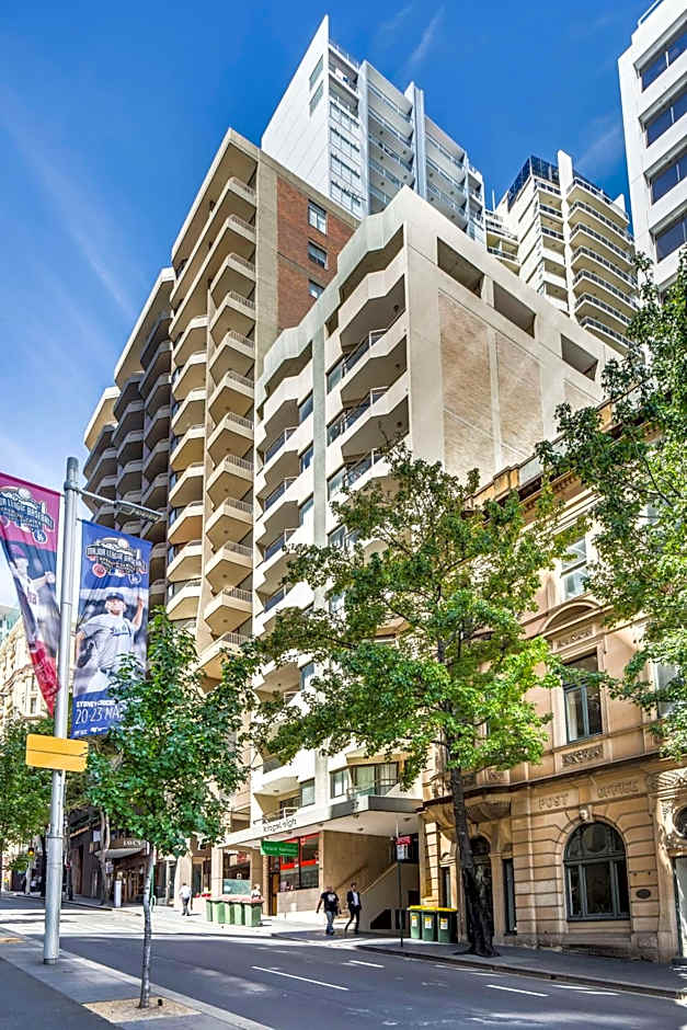 Metro Apartments on King