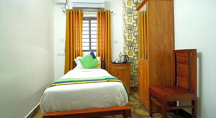Treebo Nirupama Apartment, 750 M From Aluva Railway Station