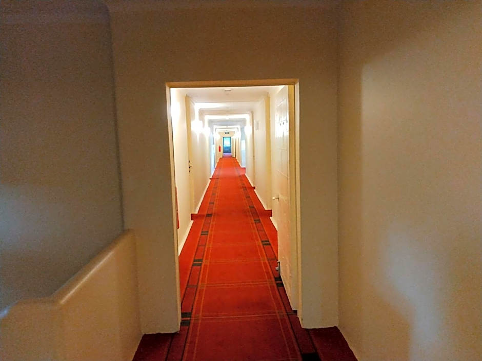 Linaker Art Deco Motel