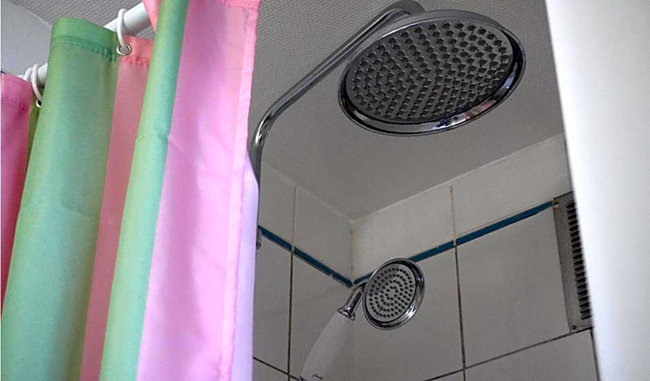 Hotel Ours Blanc - Place Victor Hugo