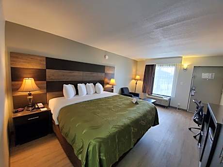 Standard King Room - Non-Smoking