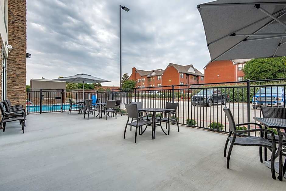 Holiday Inn Express & Suites Dallas North - Addison By IHG