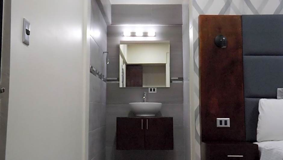 HOTEL MISION 11