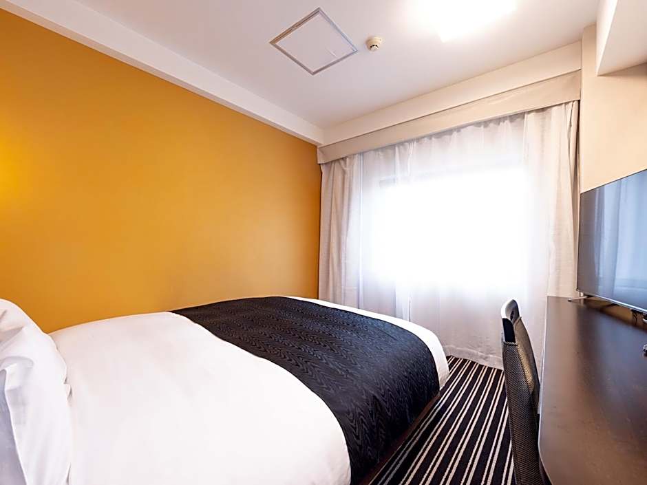 Photo 1 of 16 of Single Room - Non-Smoking