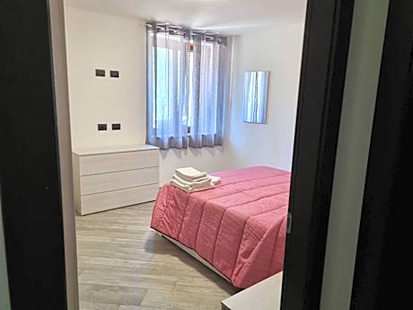 Apartment with Mountain View