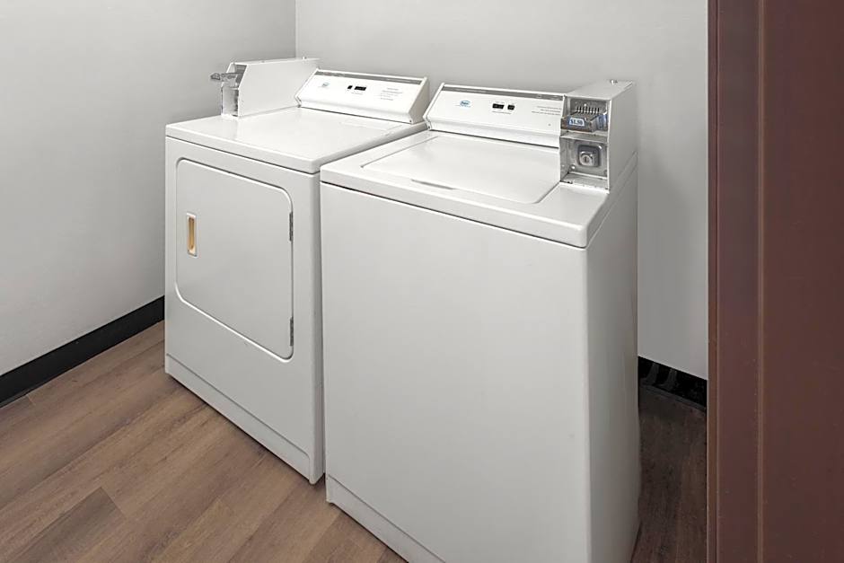 Super 8 by Wyndham Mt. Vernon