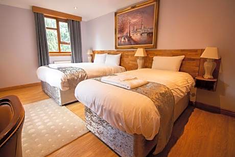 Family Room - 2 Adults and 1 Child