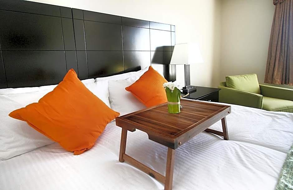 Foxwood Inn & Suites Drayton Valley