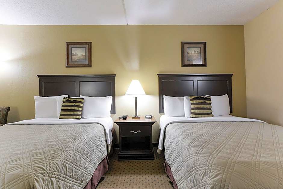 Grand View Inn & Suites