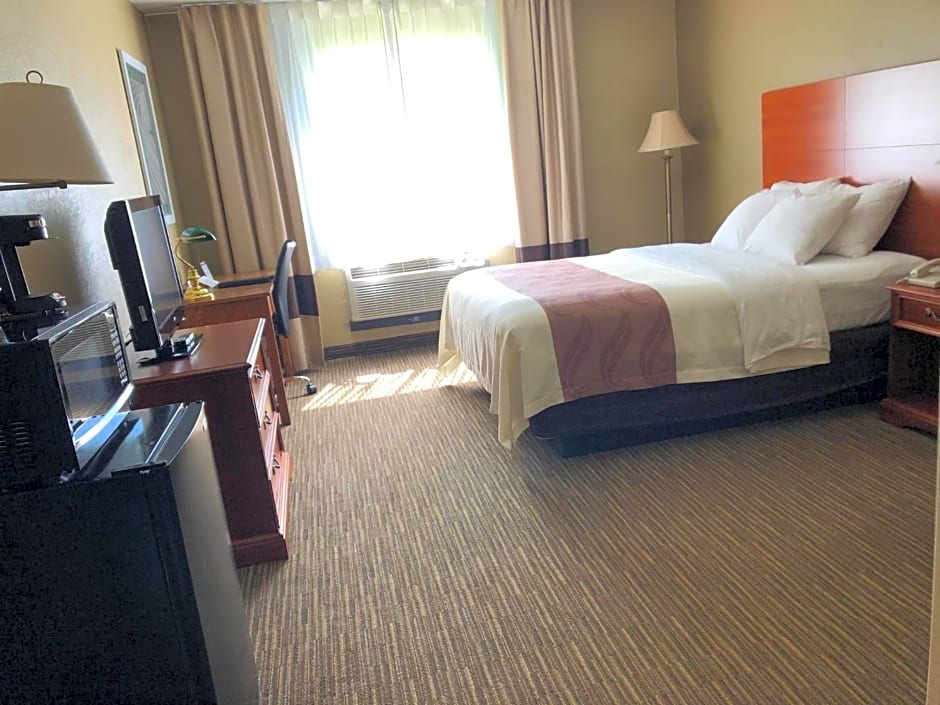 Quality Inn & Suites New Castle