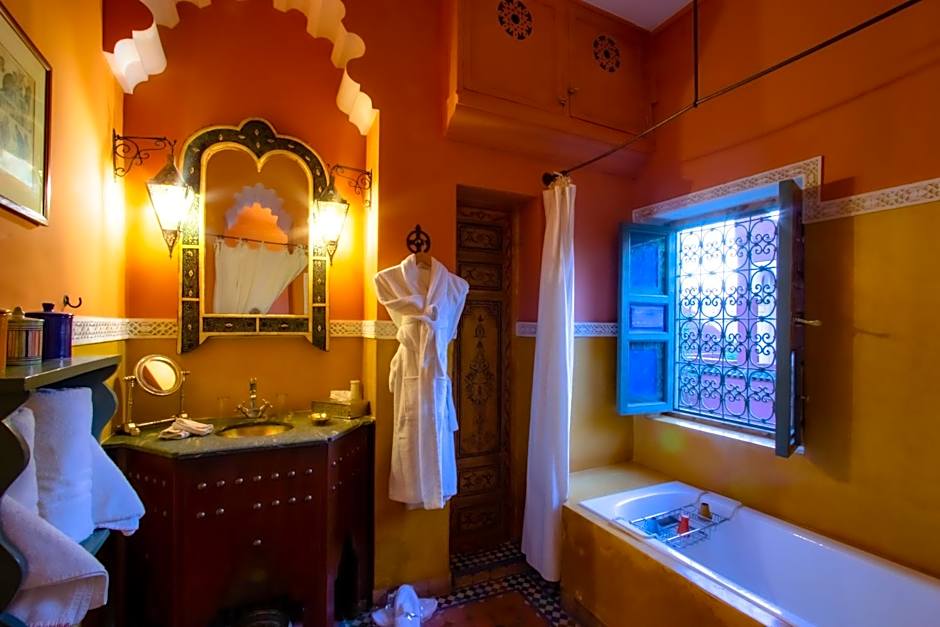 Riad Kaiss By Anika