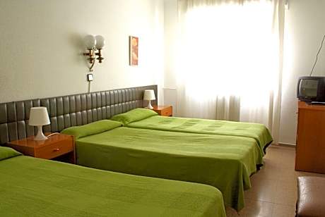 Triple Room (2 Adults + 1 Child)