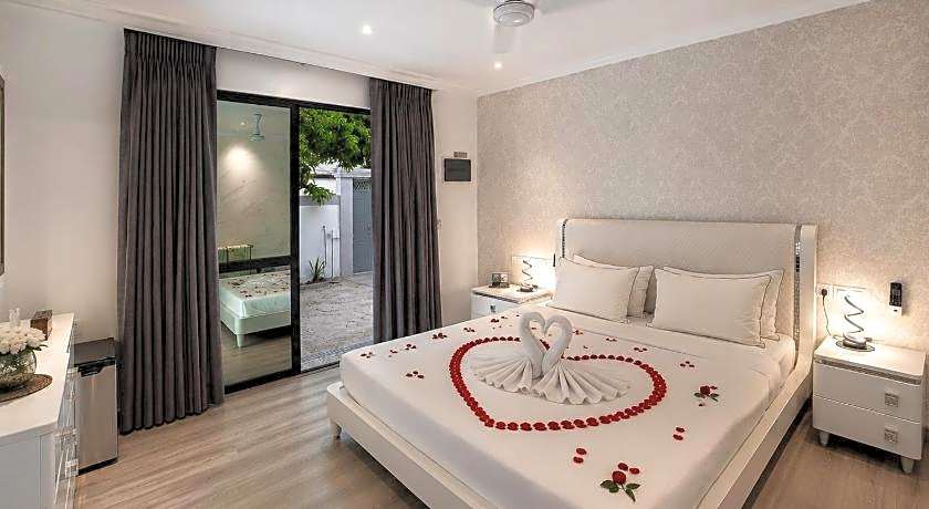 SIS Tourist Villa
