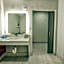Holiday Inn Express & Suites Dallas NW - Farmers Branch By IHG
