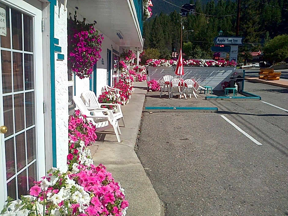 AppleTree Inn