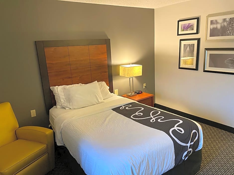 La Quinta Inn & Suites by Wyndham Little Rock North - Mccain Mall