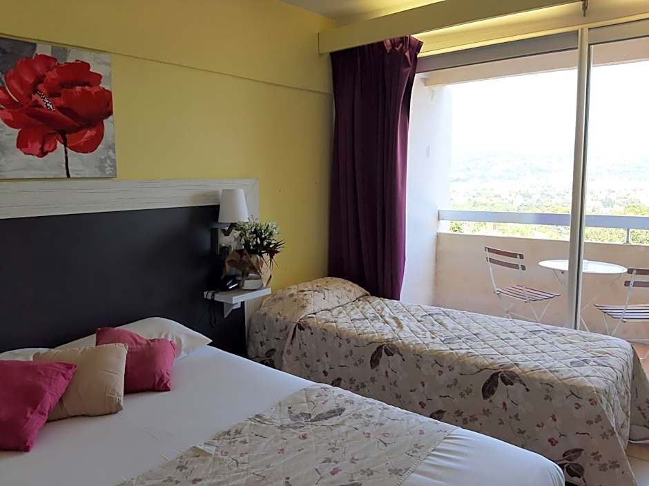 Logis Hotel Le Col De L'ange