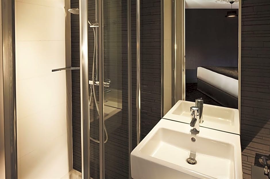 First Hotel Paris Tour Eiffel