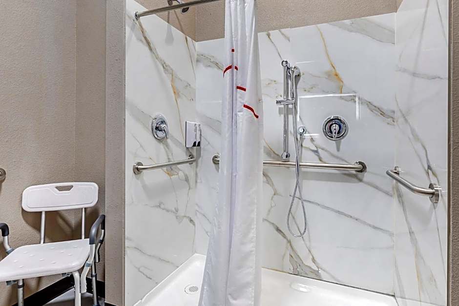 Red Roof Inn Hutchins