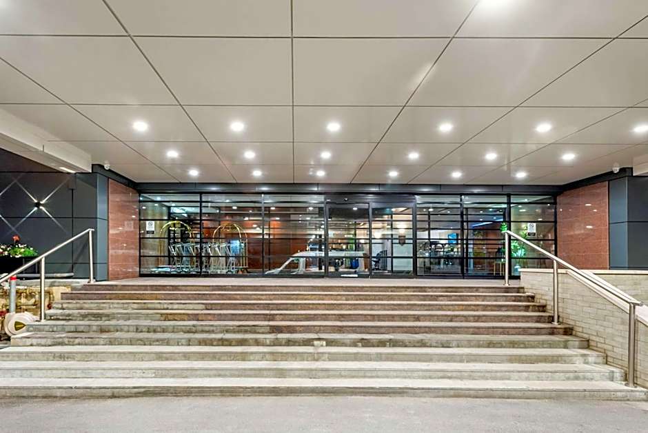 Quality Hotel Dorval Aeroport