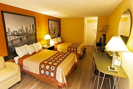 Double Room with Two Double Beds - Smoking