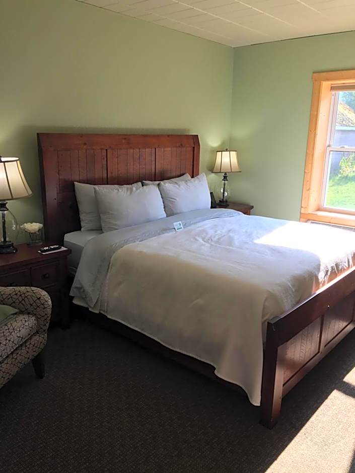 Photo 1 of 5 of 1 King Bed