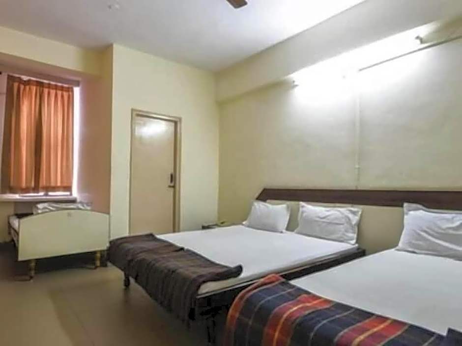 Hotel Maya Deluxe