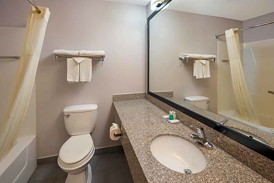 Quality Inn & Suites Cincinnati I-275