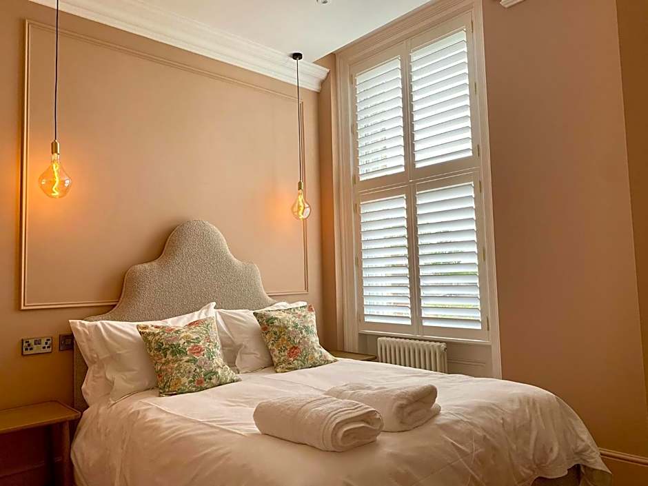 Railway House York by Chateau Anna