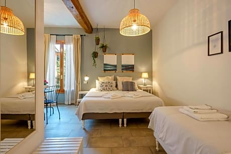 Triple Room with Private Bathroom