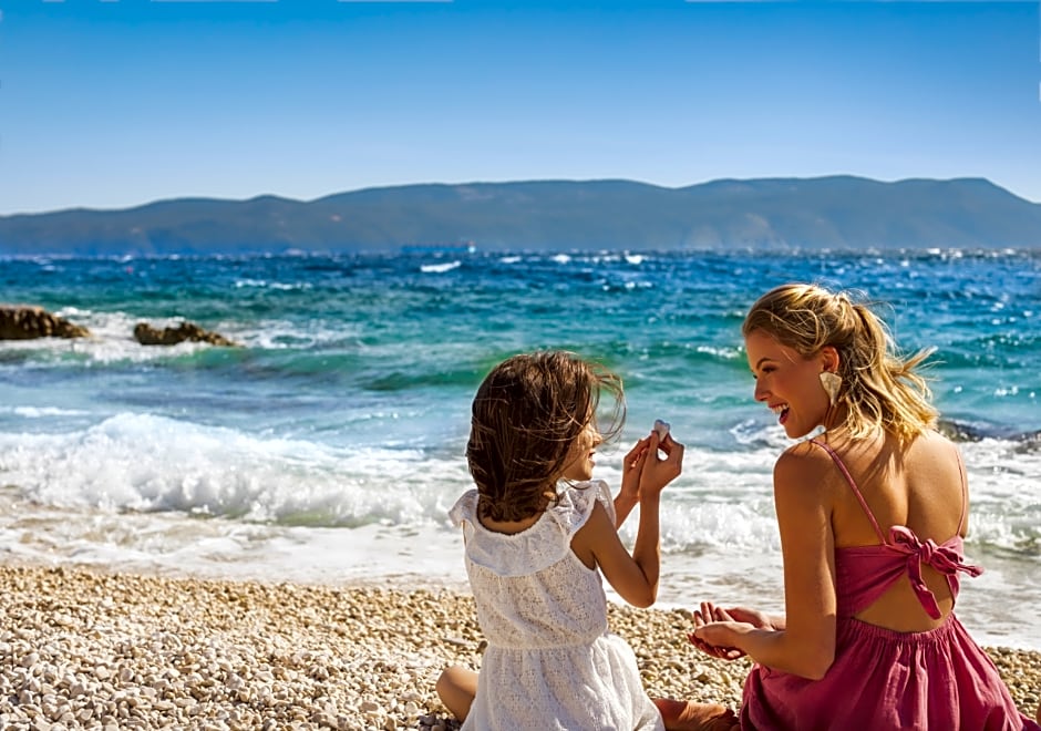 Miramar Sunny Hotel & Residence