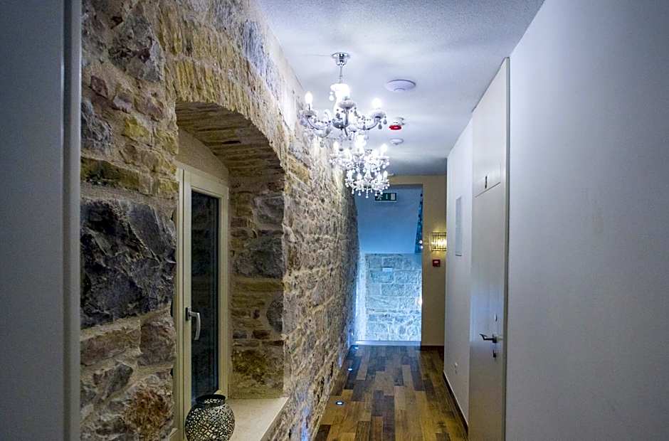 Aspalathos Residence