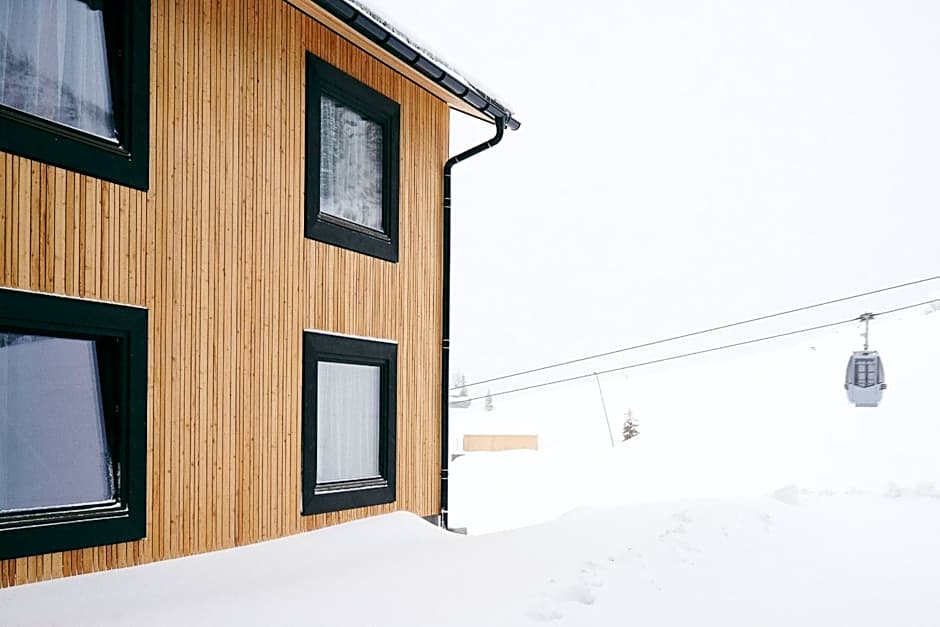 Warth52-W52 Apartments